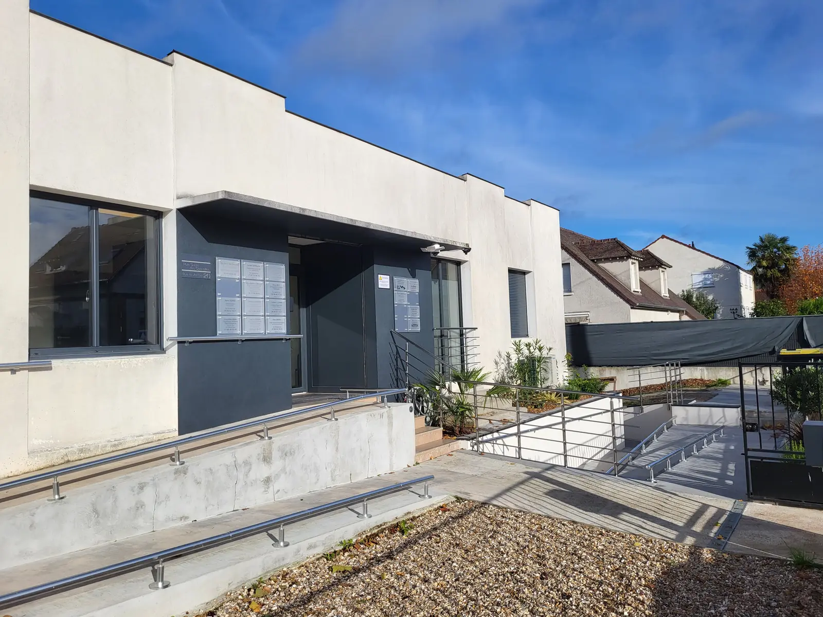 Façade et accès, après travaux